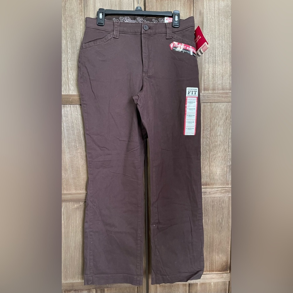 NWT Women’s Lee Java Comfort Waist Straight Leg Pant.
